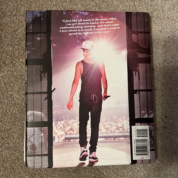 📖AUSTIN MAHONE: “Just How it Happened” book, great condition. - Picture 4 of 5